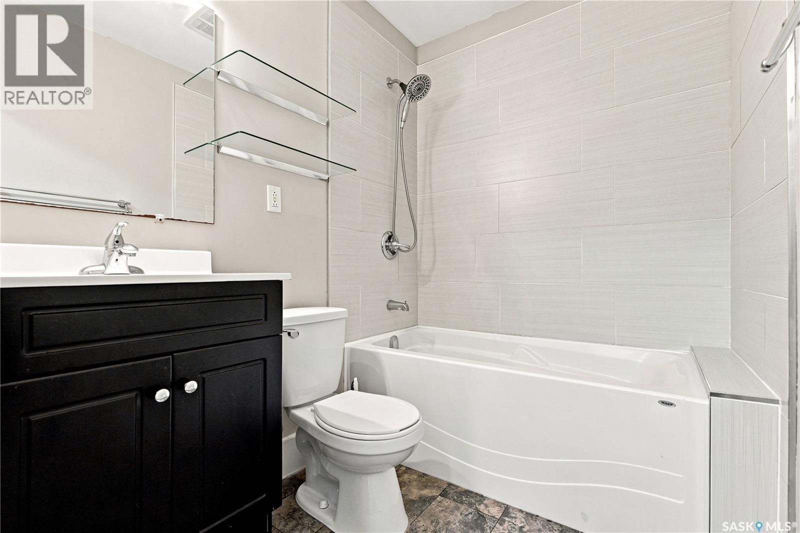 2118 Clarence Avenue S, Saskatoon, Saskatchewan  S7J 1L5 - Photo 21 - SK041898