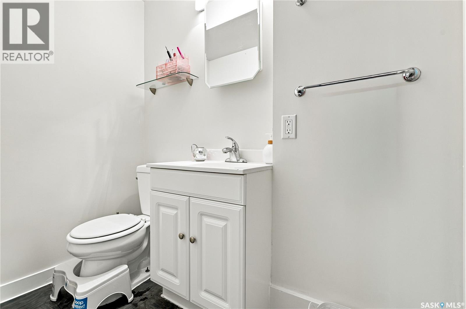2118 Clarence Avenue S, Saskatoon, Saskatchewan  S7J 1L5 - Photo 28 - SK041898