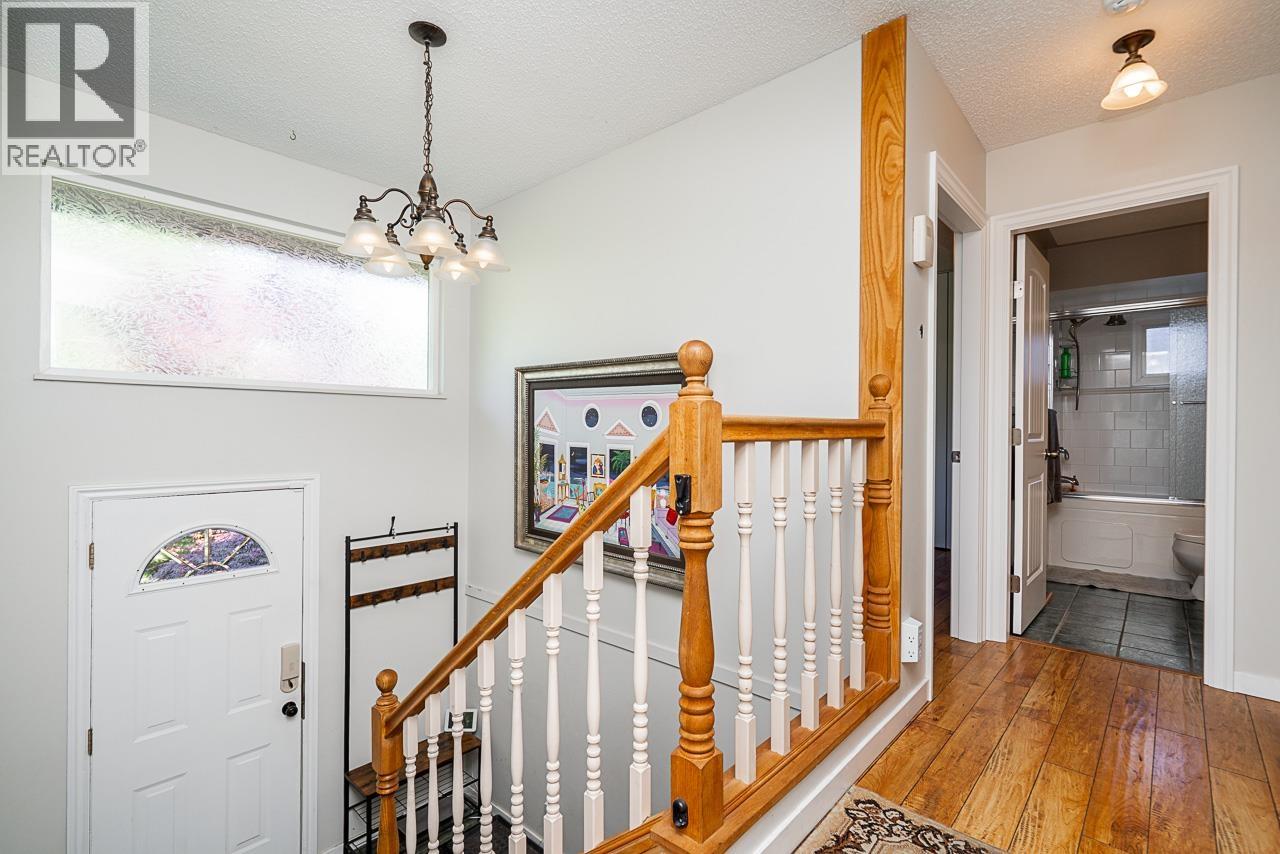 404 Mundy Street, Coquitlam, British Columbia  V3K 5N1 - Photo 14 - R3143988