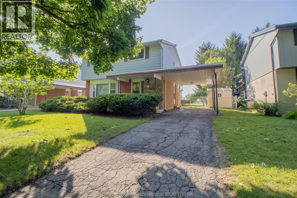 24 Finch Avenue, Chatham, Ontario  N7L 1H6 - Photo 2 - 26015128