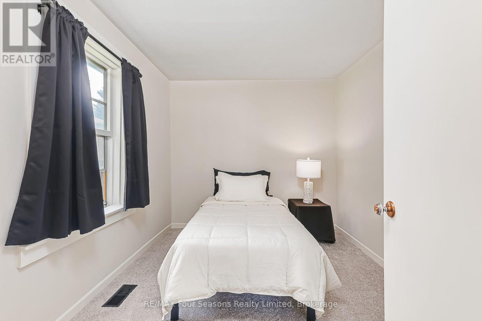 231 Superior Street, Clearview, Ontario  L0M 1S0 - Photo 11 - S13539546