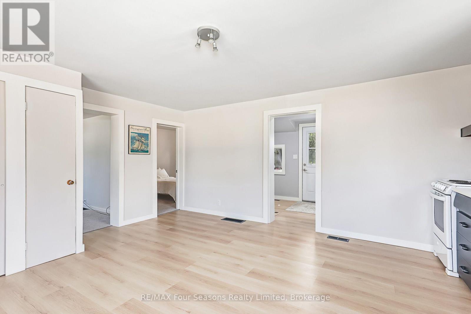 231 Superior Street, Clearview, Ontario  L0M 1S0 - Photo 18 - S13539546