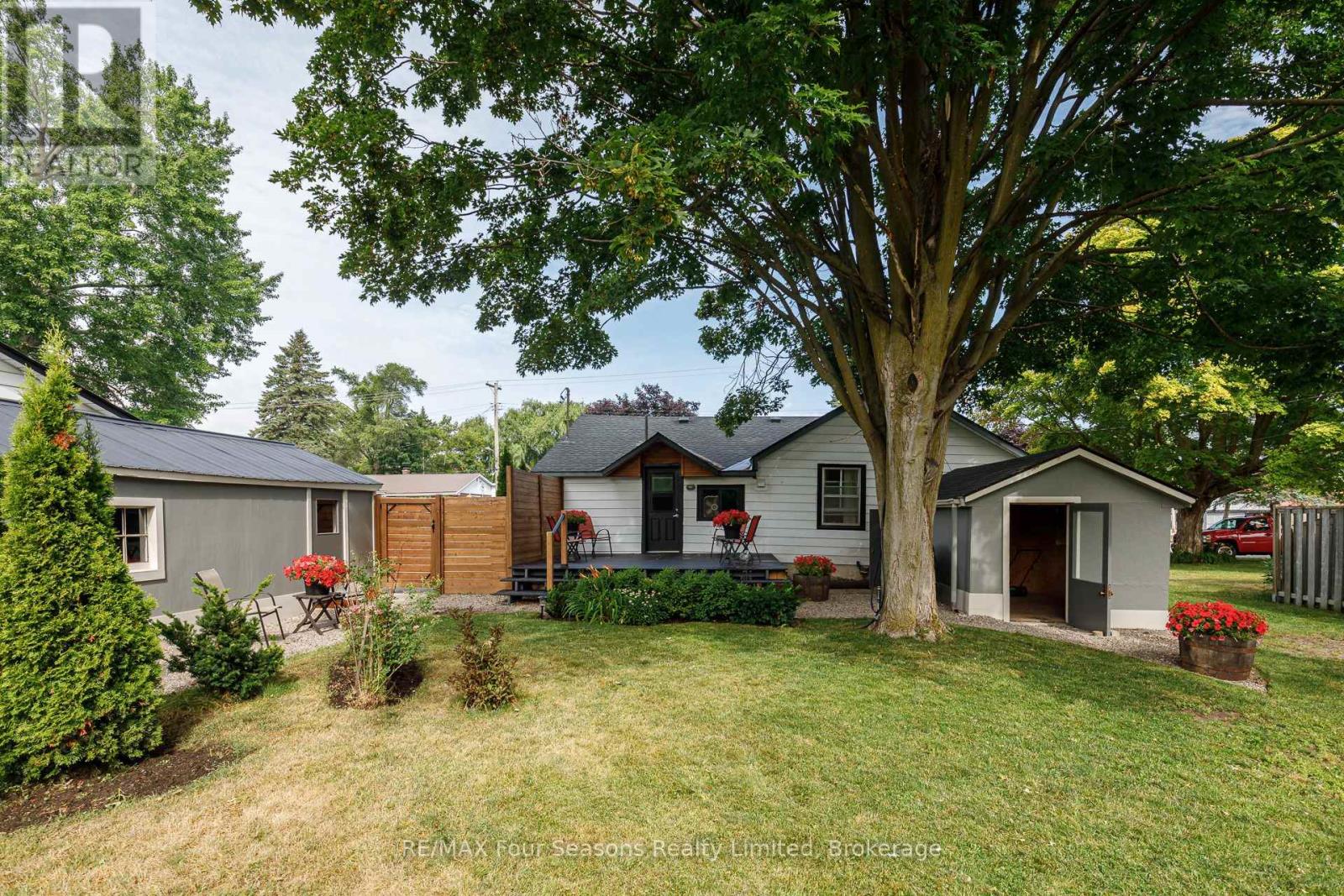 231 Superior Street, Clearview, Ontario  L0M 1S0 - Photo 2 - S13539546