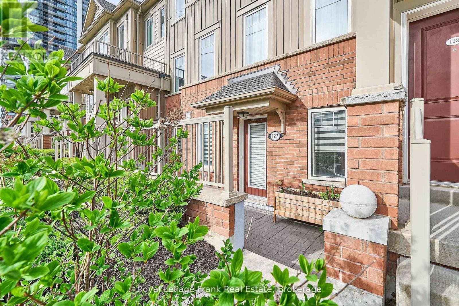 127 - 2500 Hill Rise Court, Oshawa, Ontario L1L 0M6 - Photo 2 - E13539614