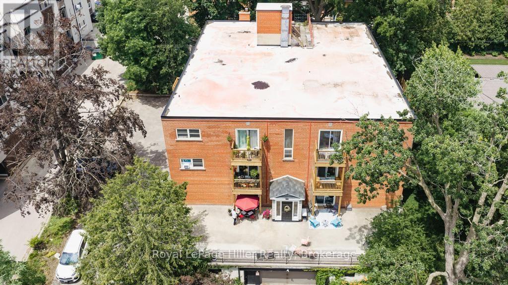 98 William Street E, Stratford, Ontario  N5A 4Y1 - Photo 3 - X13539418