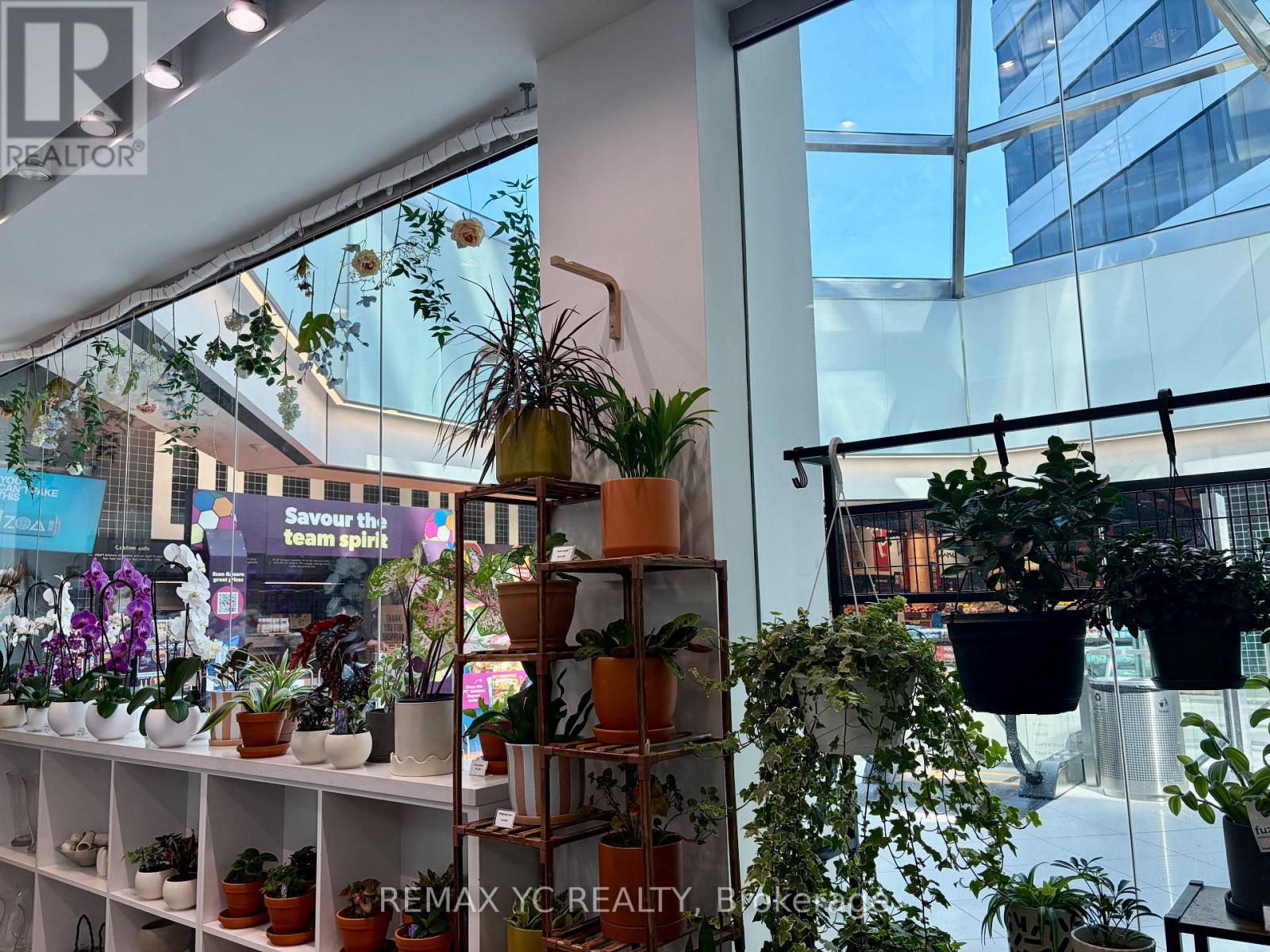 105 - 2 St. Clair Avenue E, Toronto, Ontario M4T 2T5 - Photo 7 - C13539474