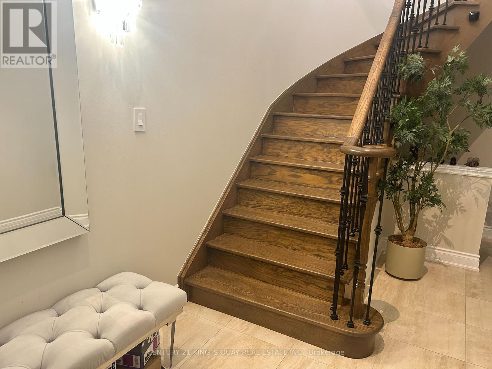 52 Brockdale Street, Richmond Hill, Ontario  L4E 4W2 - Photo 7 - N13539584