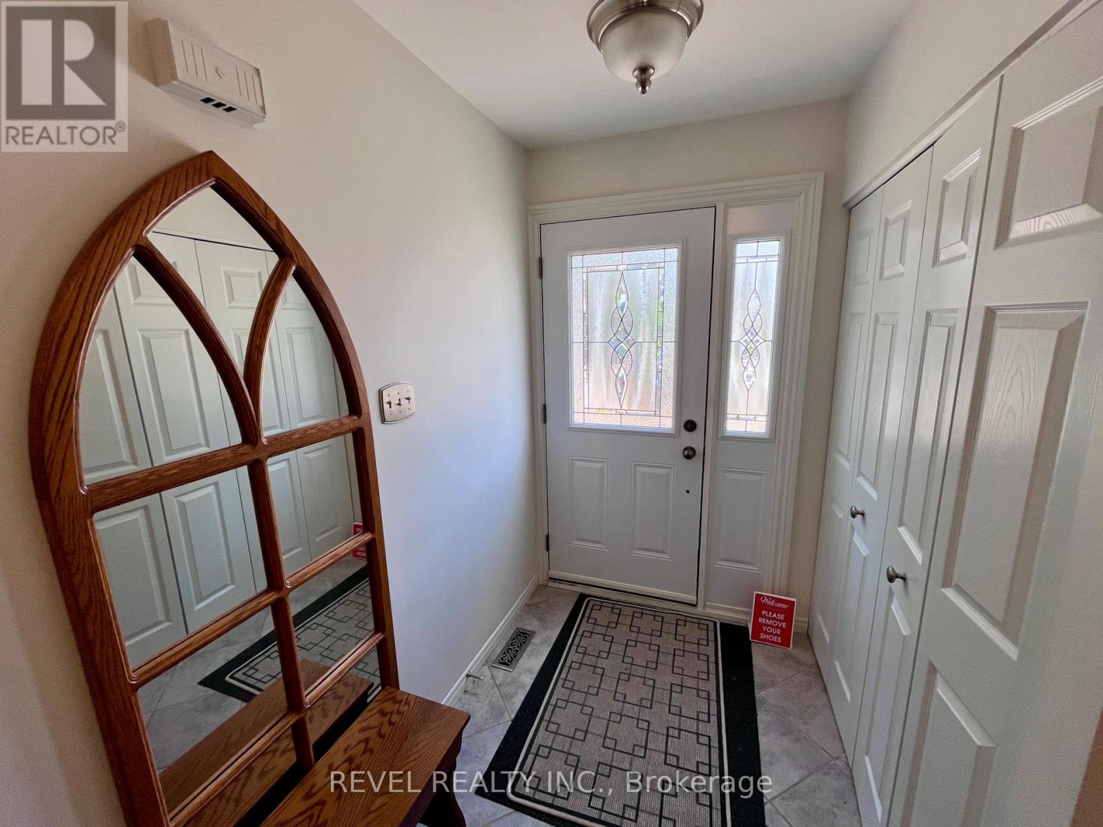 26 Parkland Court, Aurora, Ontario  L4G 3M6 - Photo 2 - N13539586