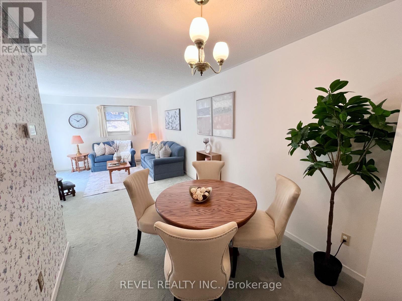 26 Parkland Court, Aurora, Ontario  L4G 3M6 - Photo 9 - N13539586