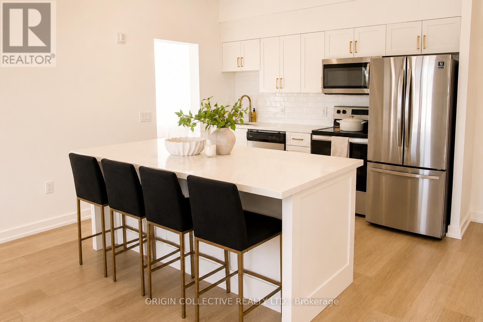 206 - 430 Essa Road, Barrie (Holly), Ontario  L0M 1A0 - Photo 1 - S13539634