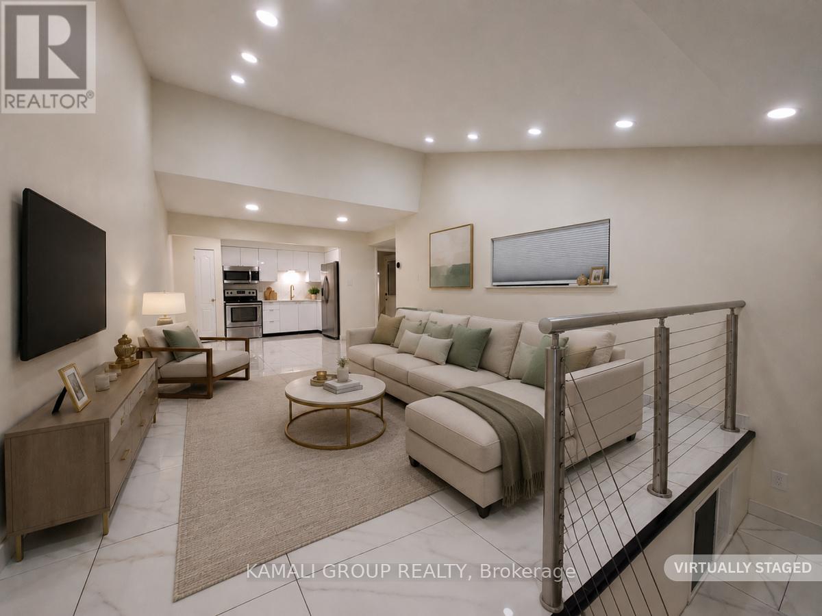 262 JOHN GARLAND BOULEVARD, Toronto (West Humber-Clairville)