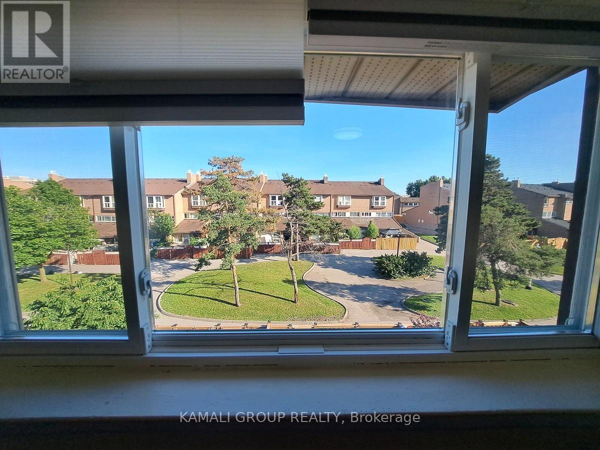 262 John Garland Boulevard, Toronto, Ontario  M9V 1N8 - Photo 11 - W13539408