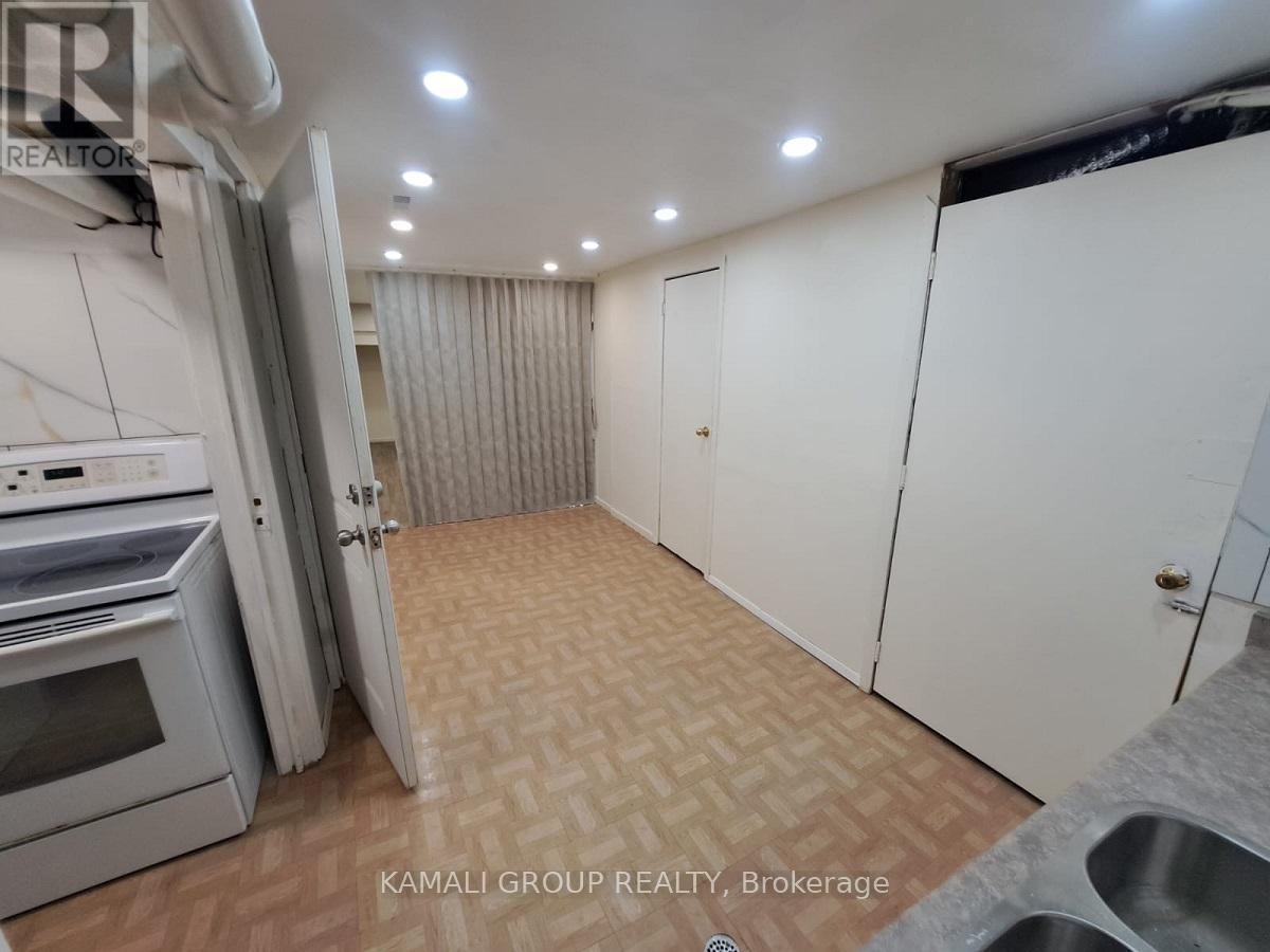 262 John Garland Boulevard, Toronto, Ontario  M9V 1N8 - Photo 25 - W13539408