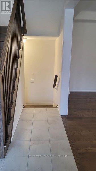 1 Sparrowbrook Street, Caledon, Ontario L7C 4B2 - Photo 4 - W13539466
