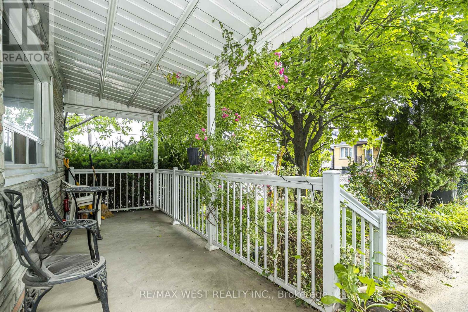 48 Ennerdale Road, Toronto, Ontario M6E 4C3 - Photo 11 - W13539498