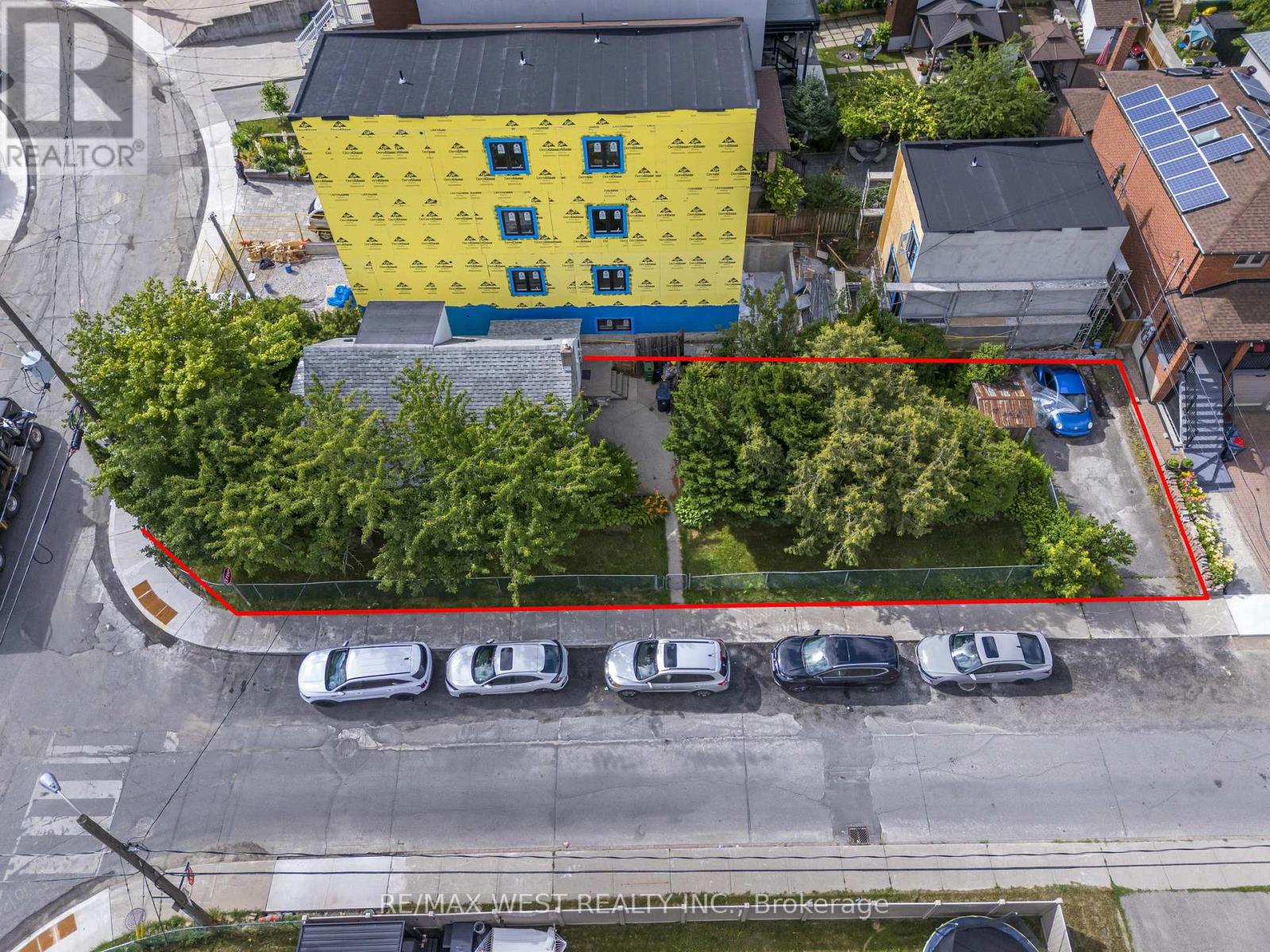 48 Ennerdale Road, Toronto, Ontario M6E 4C3 - Photo 3 - W13539498