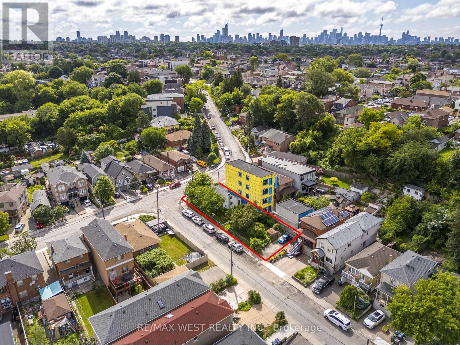 48 Ennerdale Road, Toronto, Ontario M6E 4C3 - Photo 5 - W13539498