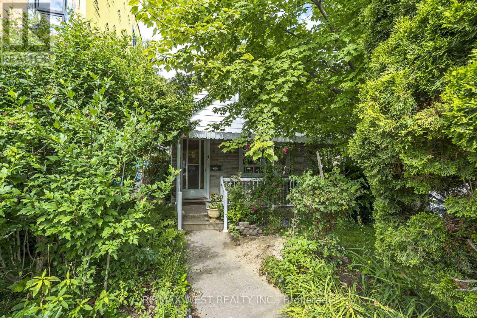 48 Ennerdale Road, Toronto, Ontario M6E 4C3 - Photo 6 - W13539498