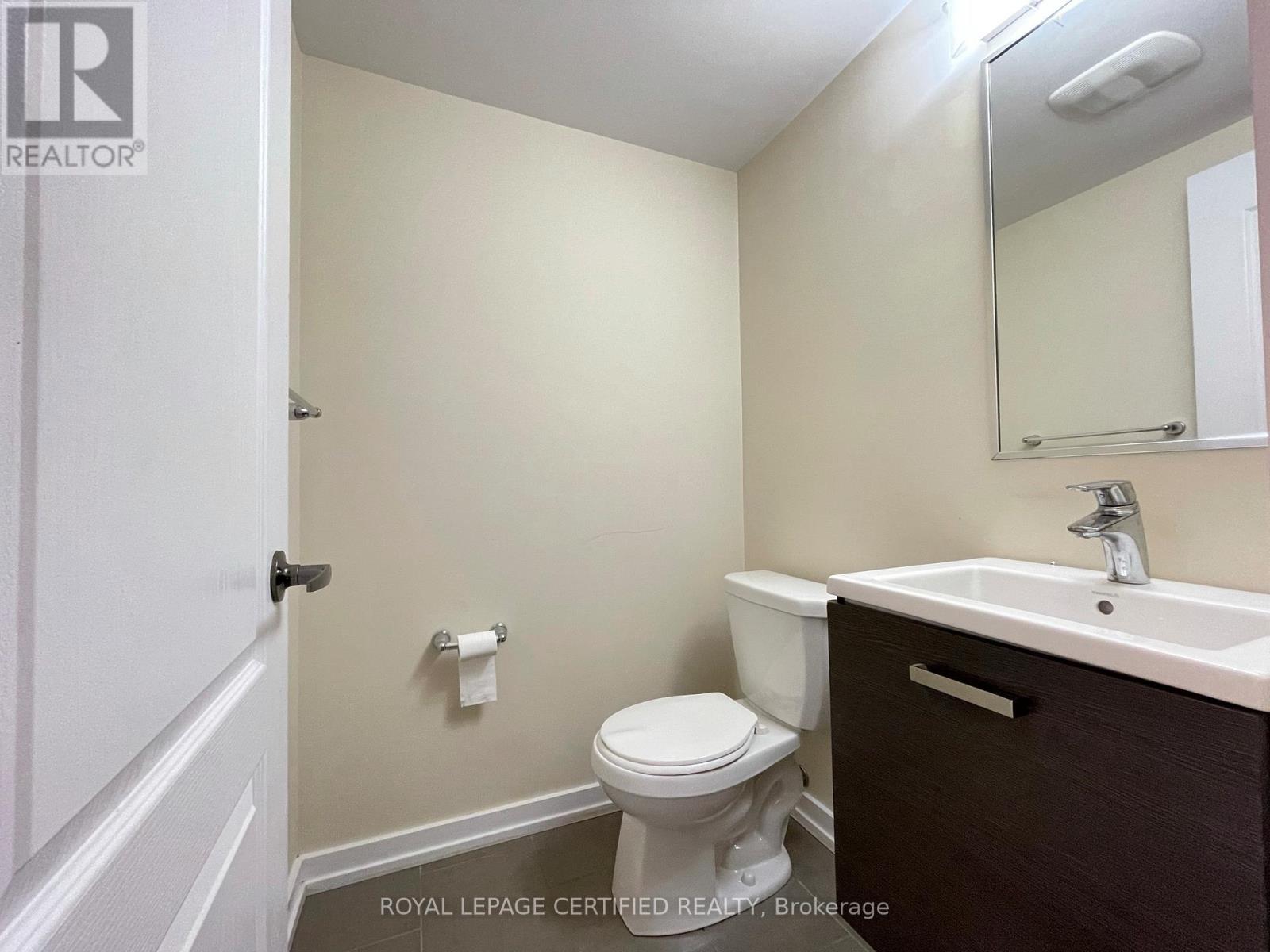 46 Golden Springs Drive, Brampton, Ontario L7A 4N5 - Photo 9 - W13539602