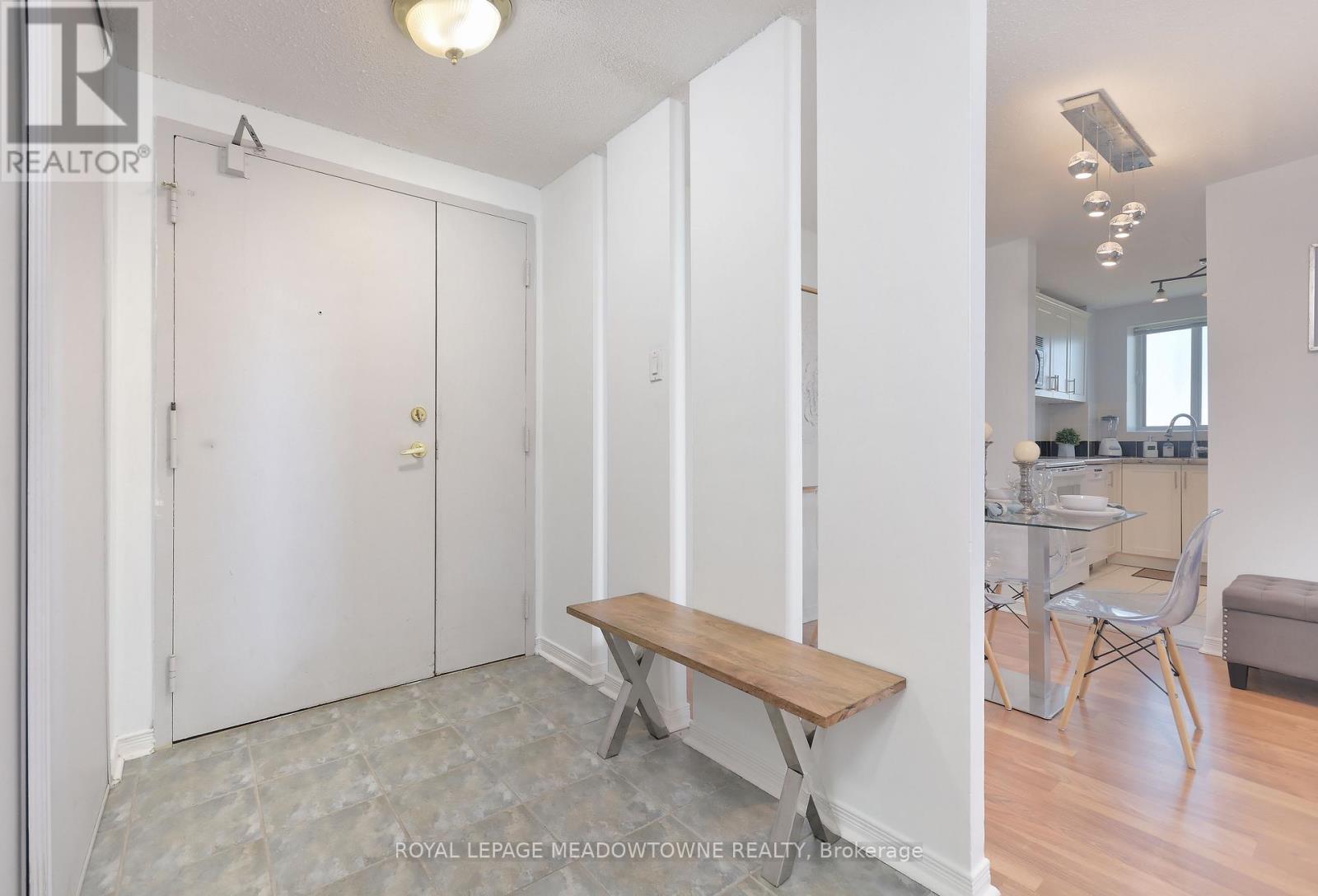 1013 - 6720 Glen Erin Drive, Mississauga, Ontario  L5N 3K8 - Photo 4 - W13539716