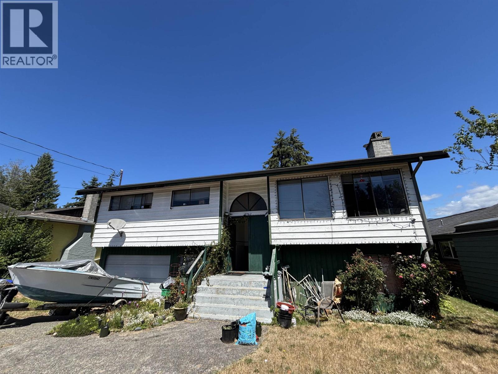 5762 Spindrift Street, Sechelt, British Columbia  V0V 0V0 - Photo 6 - R3103583