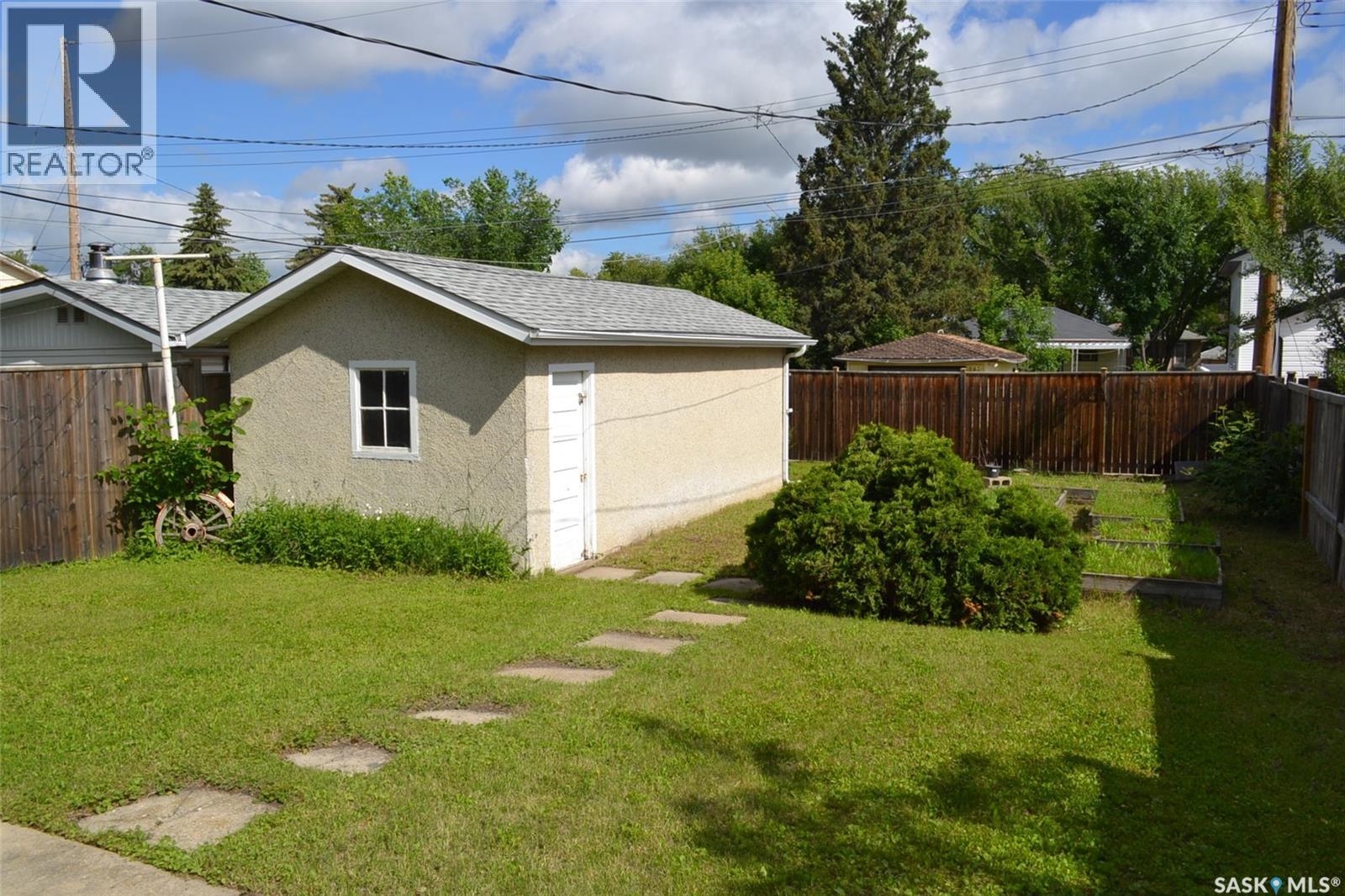 132 106th Street W, Saskatoon, Saskatchewan  S7N 1N7 - Photo 2 - SK041822