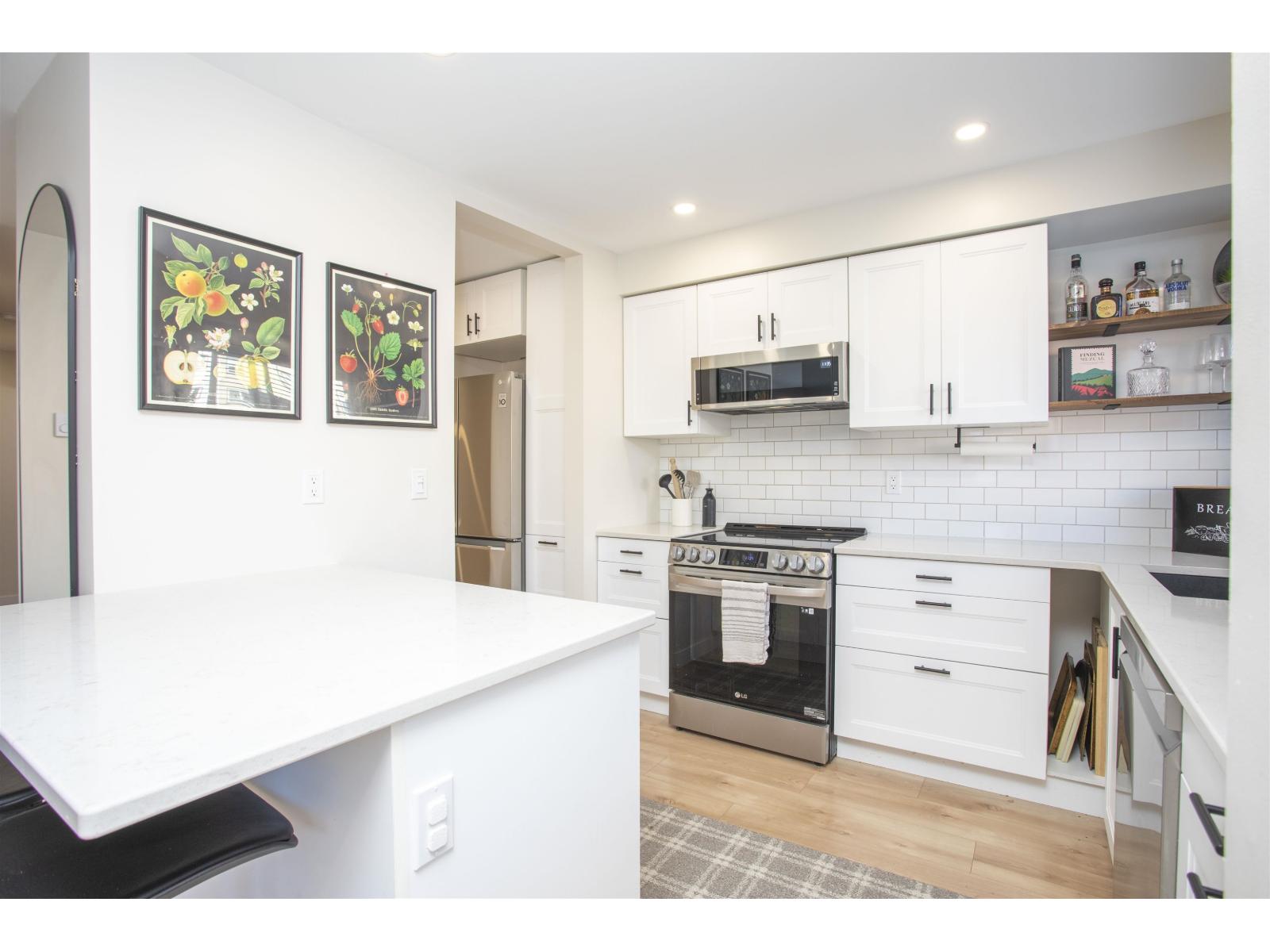 202 1381 Martin Street, White Rock, British Columbia  V4B 3W6 - Photo 4 - R3143714