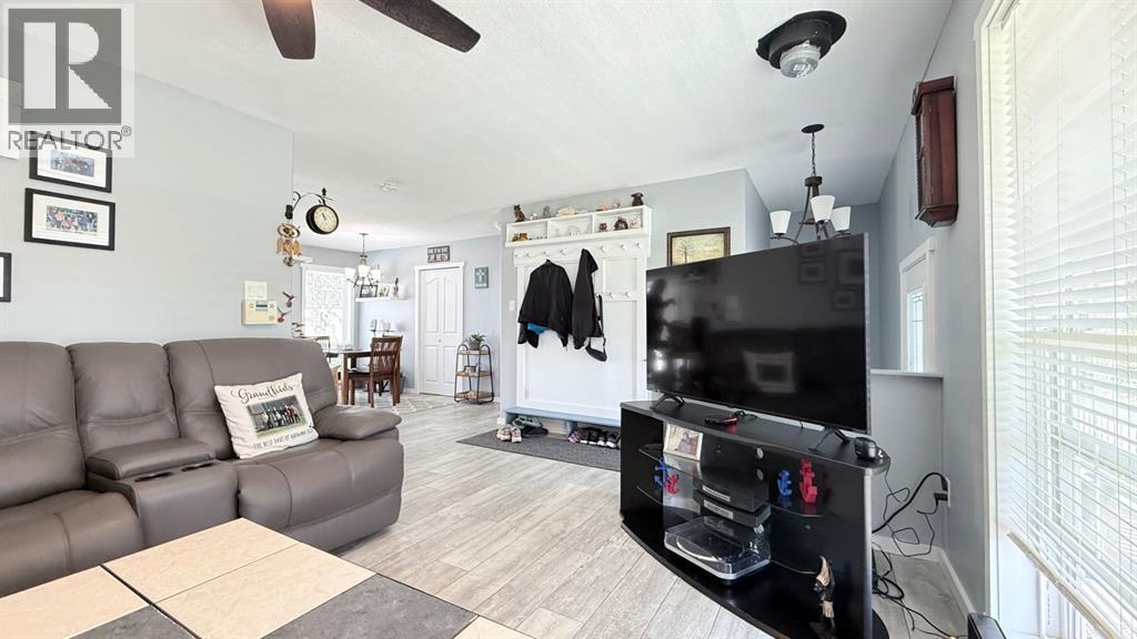 90 4 Street E, Lashburn, Saskatchewan  S0M 1H0 - Photo 14 - A2327647