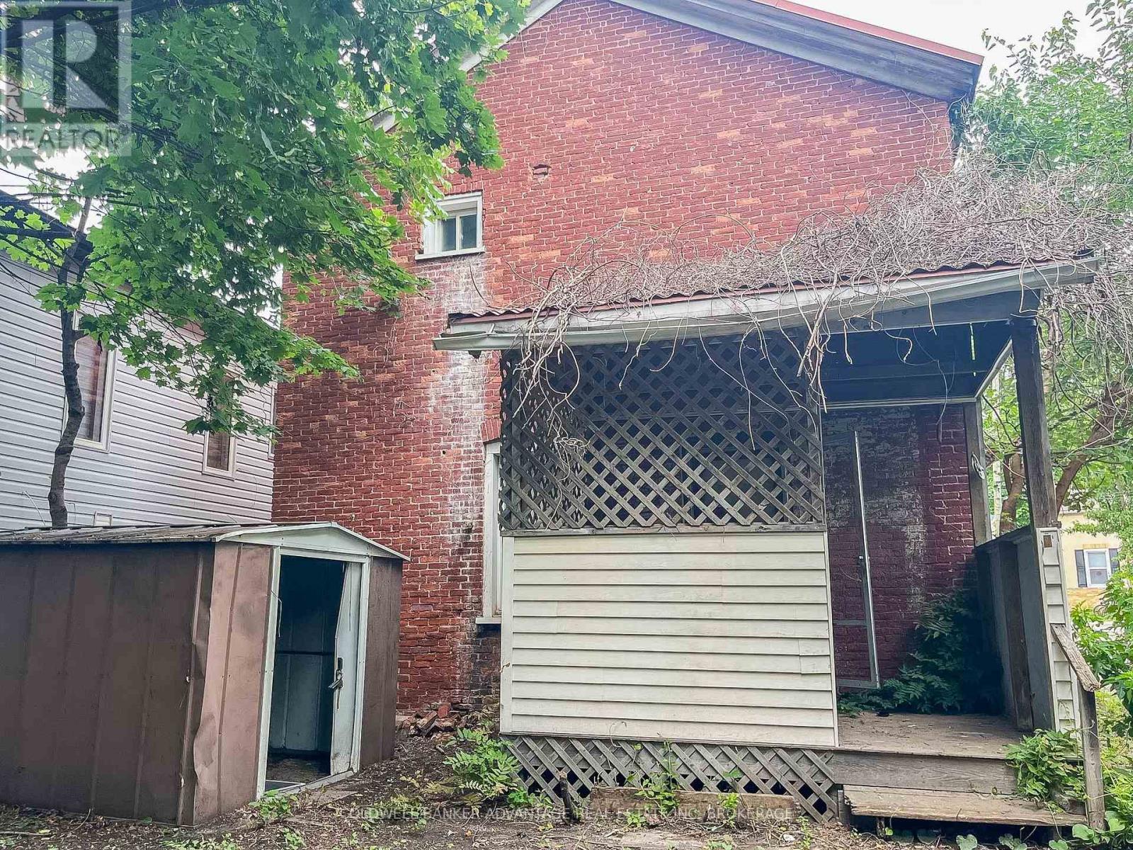 35 Lake Street, St. Catharines, Ontario  L2R 5W9 - Photo 2 - X13539758