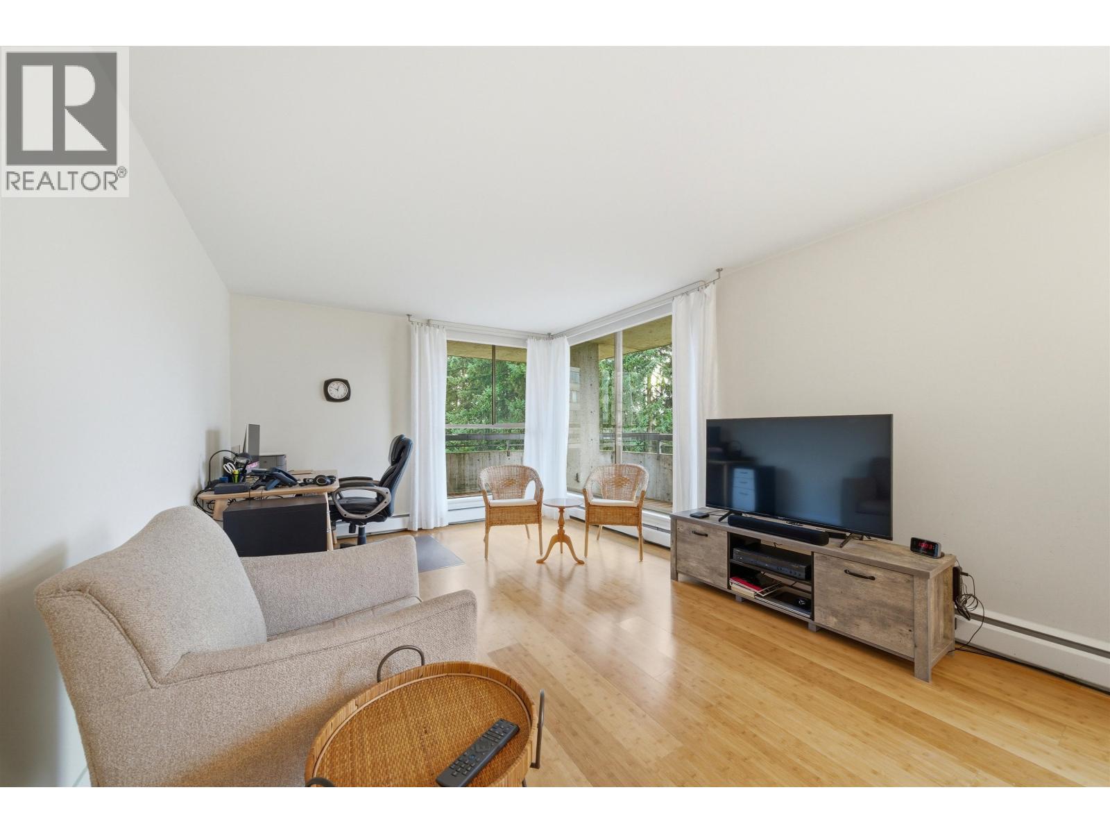 503 3755 Bartlett Court, Burnaby, British Columbia  V3J 7G7 - Photo 10 - R3144105