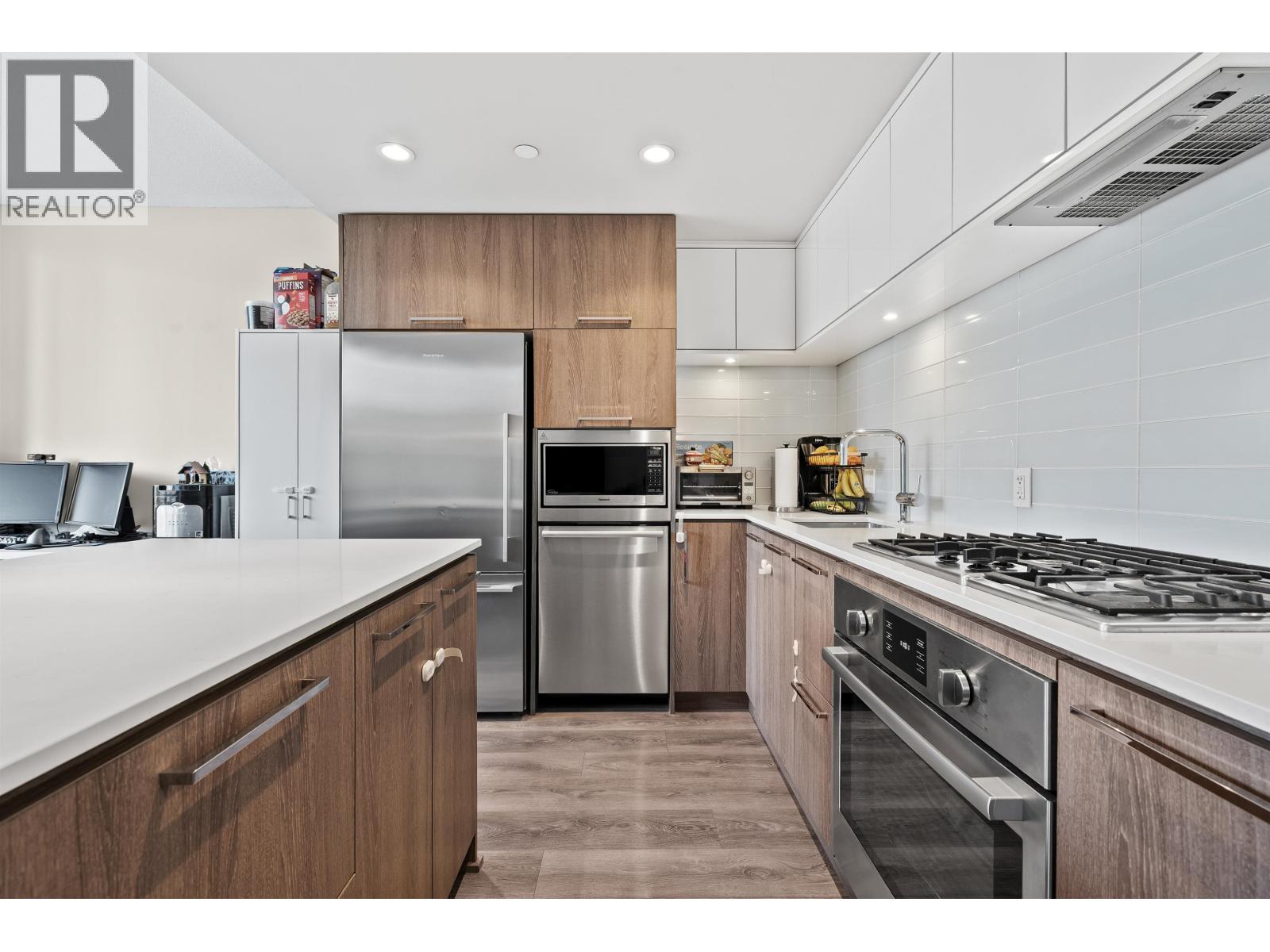 608 680 SEYLYNN CRESCENT, north vancouver, British Columbia