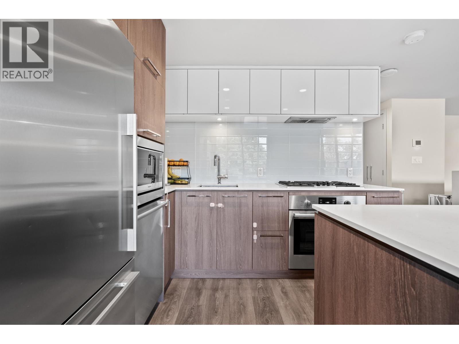 608 680 Seylynn Crescent, North Vancouver, British Columbia  V7J 0B5 - Photo 5 - R3144159