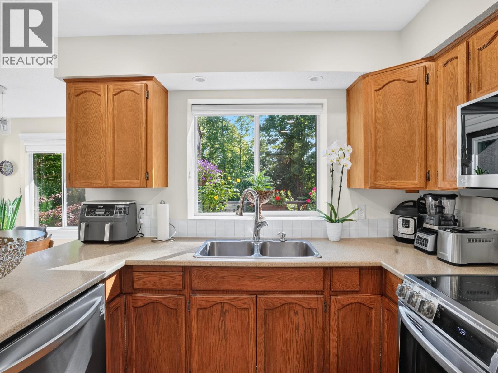 1498 Lansdowne Drive, Coquitlam, British Columbia  V3E 2S8 - Photo 13 - R3144142