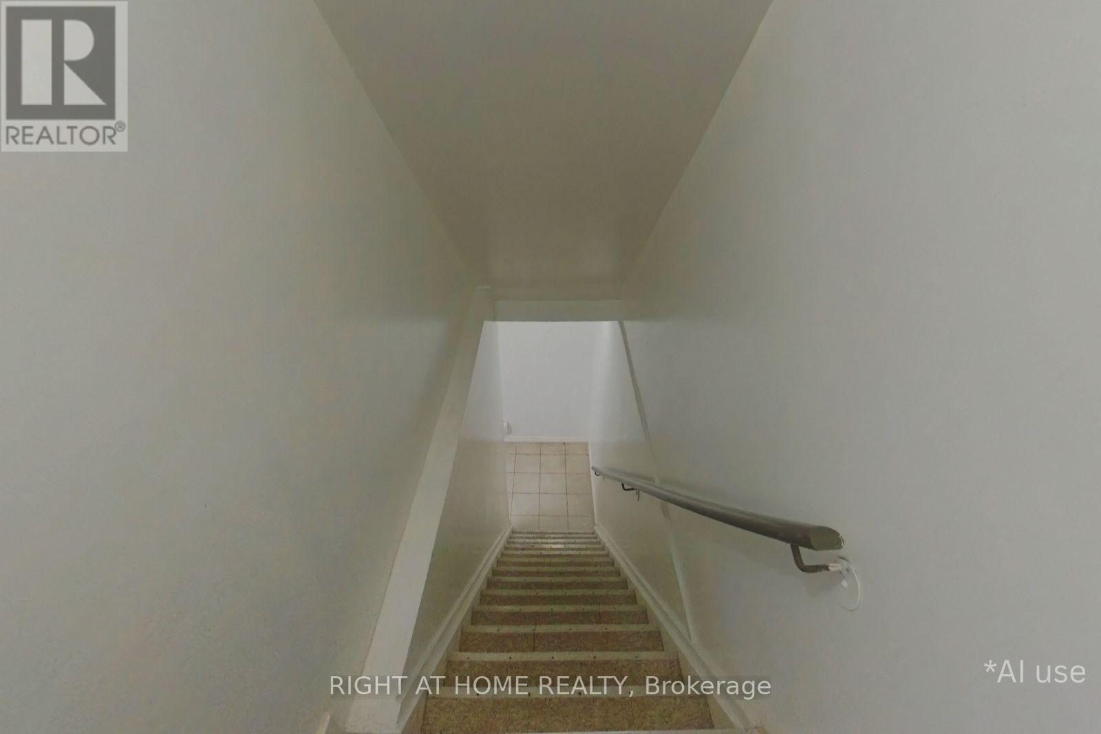 C - 2889 St Clair Avenue E, Toronto, Ontario M4B 1N5 - Photo 11 - E13113026