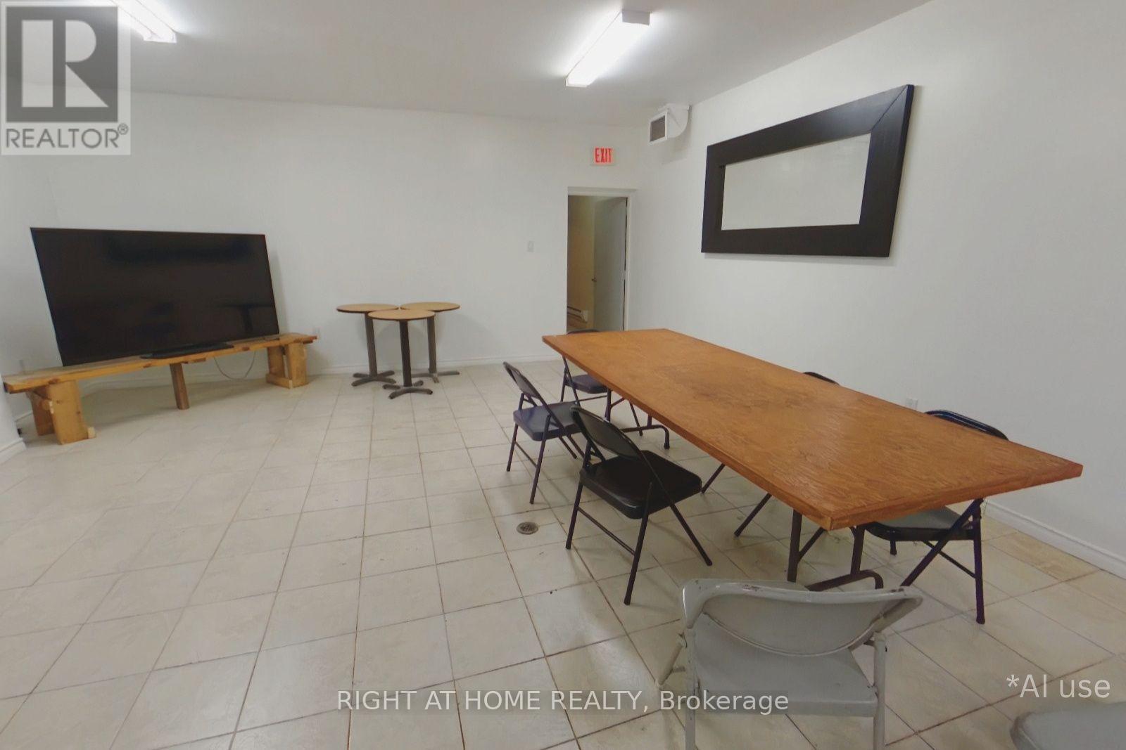 C - 2889 St Clair Avenue E, Toronto, Ontario M4B 1N5 - Photo 12 - E13113026
