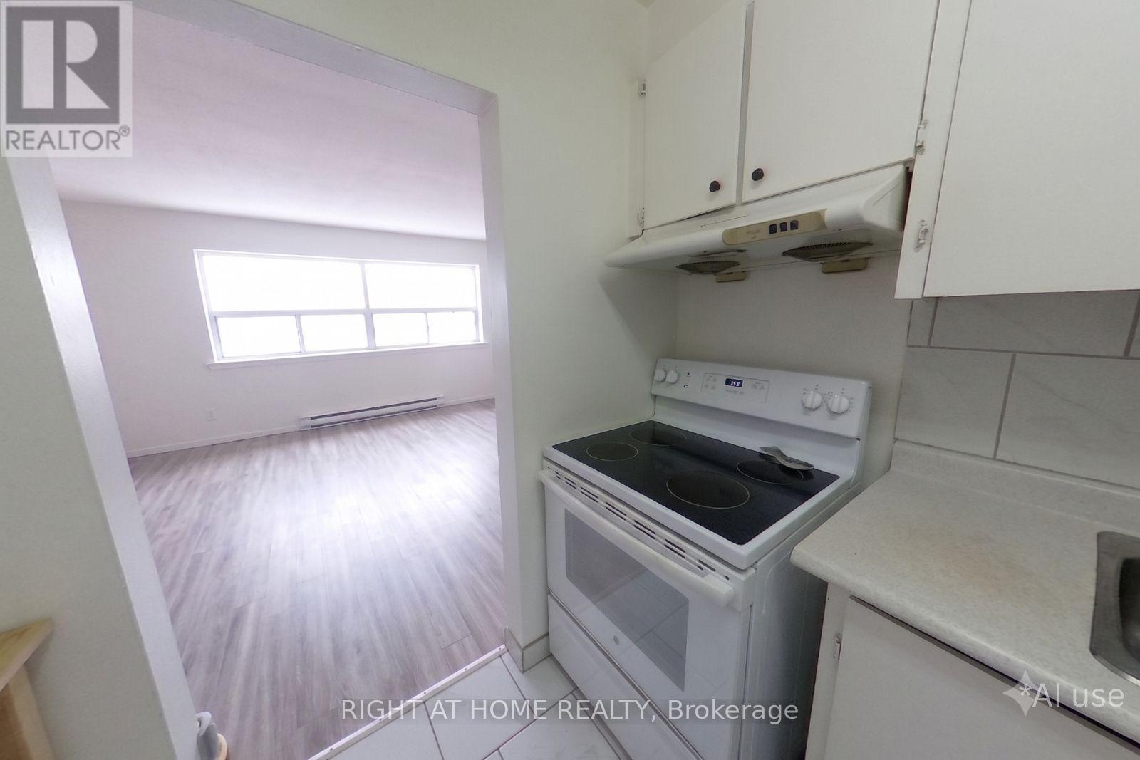 C - 2889 St Clair Avenue E, Toronto, Ontario M4B 1N5 - Photo 22 - E13113026
