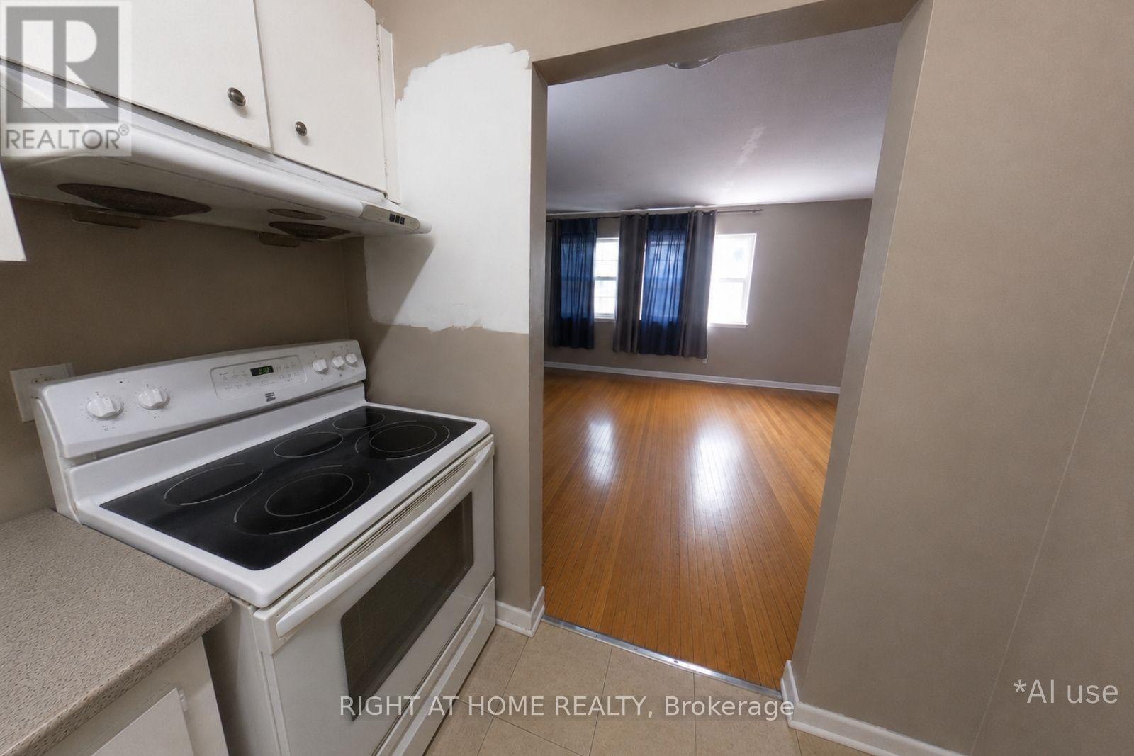C - 2889 St Clair Avenue E, Toronto, Ontario M4B 1N5 - Photo 25 - E13113026