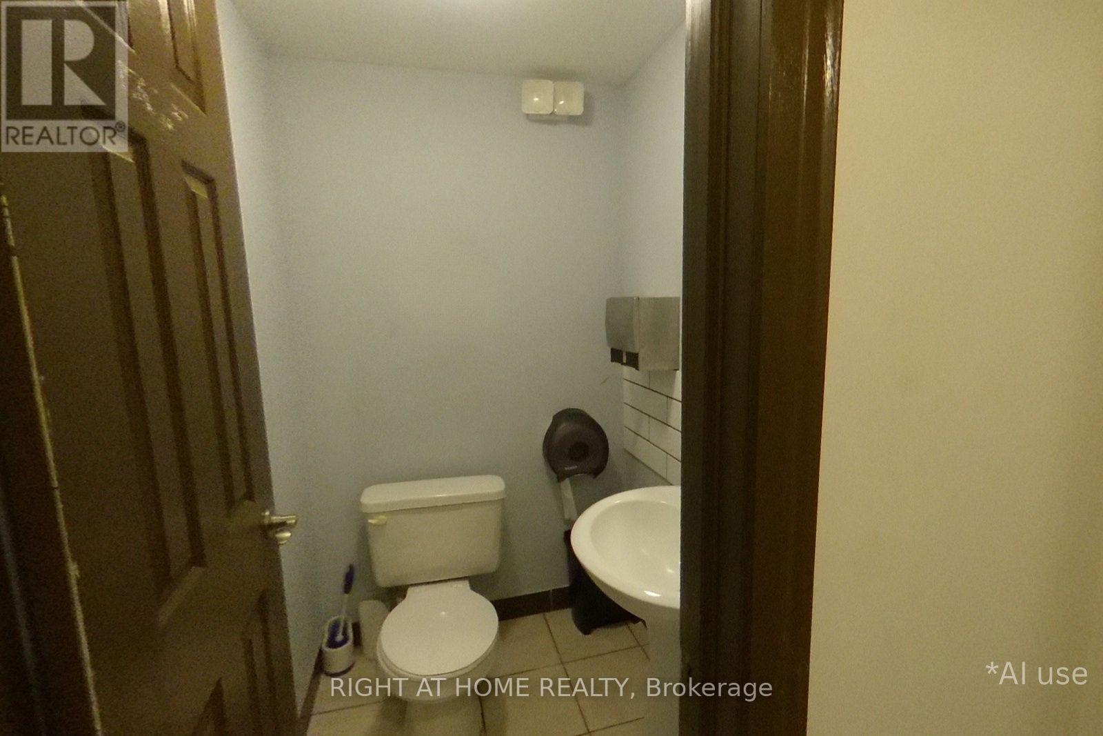 C - 2889 St Clair Avenue E, Toronto, Ontario M4B 1N5 - Photo 14 - E13113026