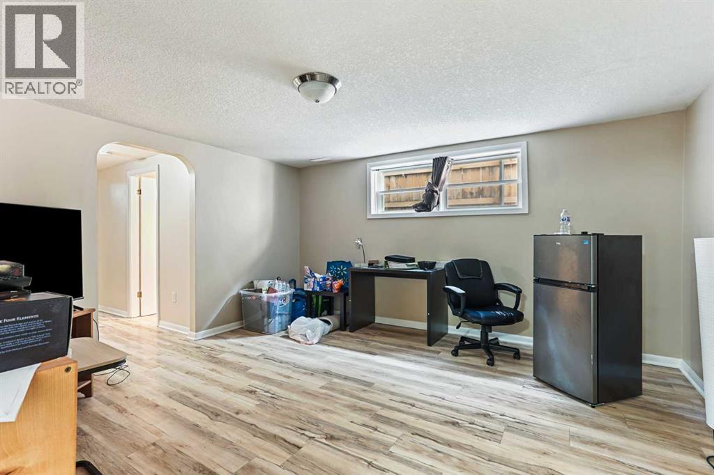421 24 Street S, Lethbridge, Alberta  T1J 3N4 - Photo 16 - A2325030