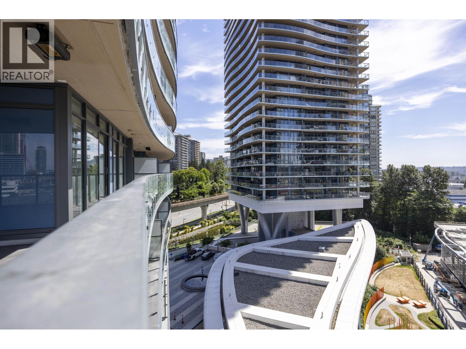 509 4880 Lougheed, Burnaby, British Columbia  V5C 0N1 - Photo 2 - R3143633