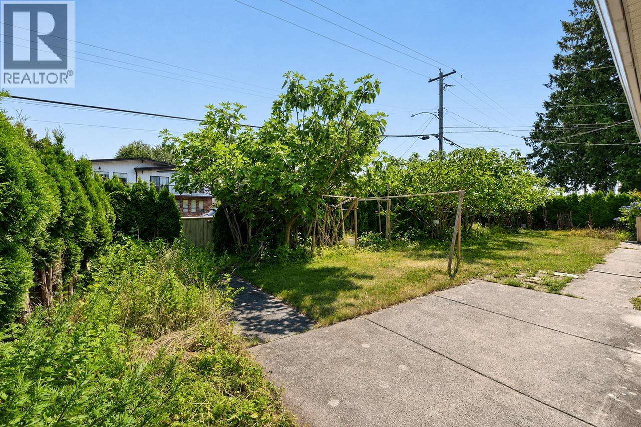 6890 Koala Crescent, Burnaby, British Columbia  V5E 3K9 - Photo 7 - R3144031
