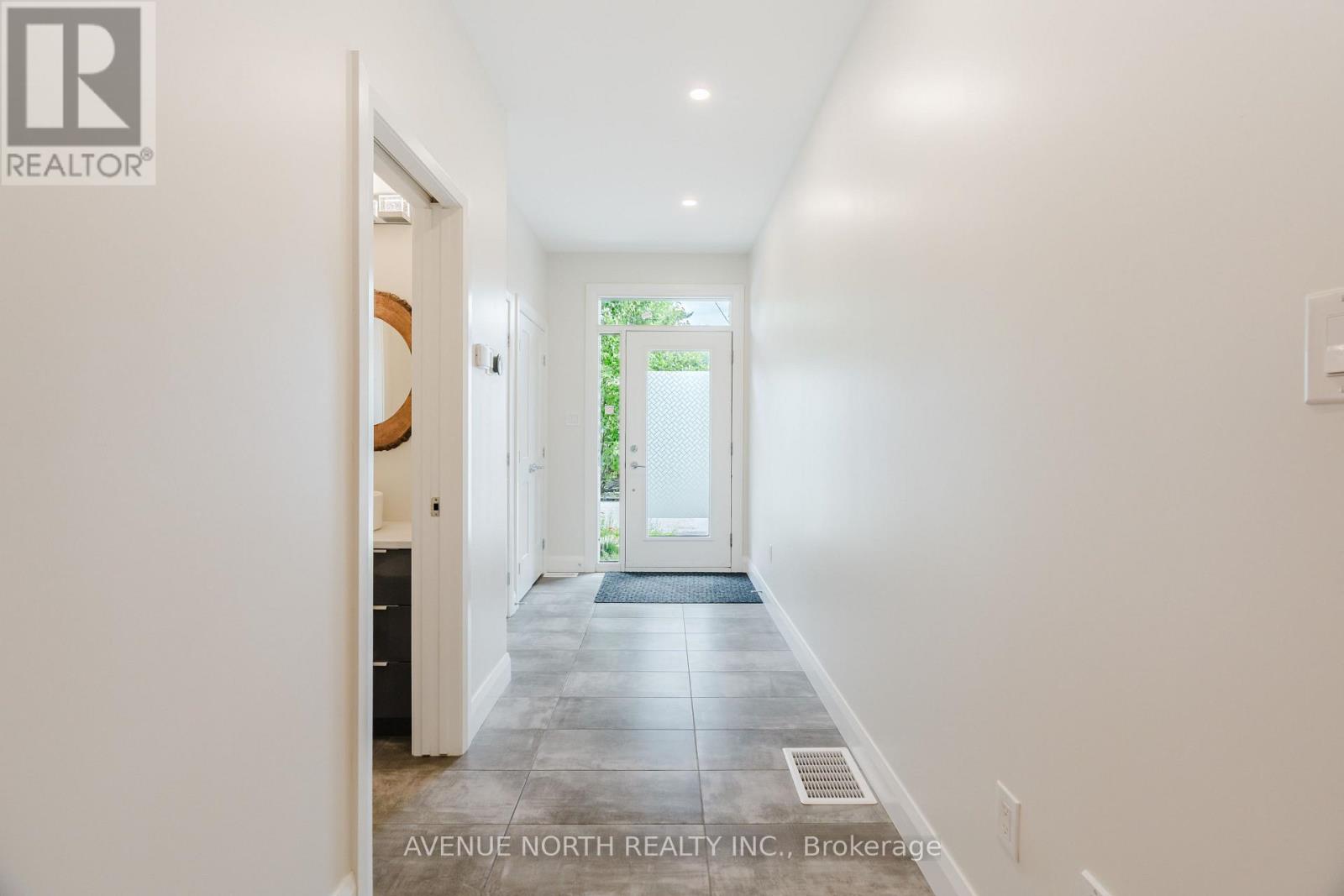 121 King George Street, Ottawa, Ontario  K1K 1V2 - Photo 4 - X13539858