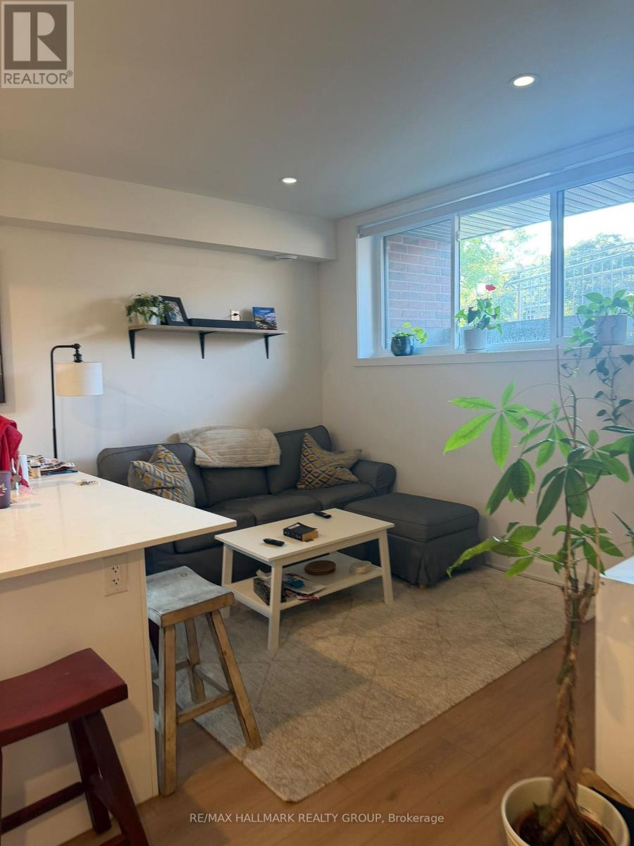 1 - 1260 Dorchester Avenue, Ottawa, Ontario  K1Z 8E6 - Photo 2 - X13539966