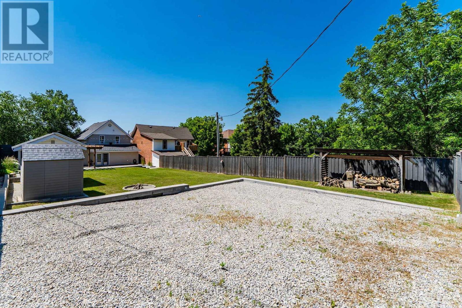 17 Peel Street, Penetanguishene, Ontario  L9M 1A5 - Photo 34 - S13540126