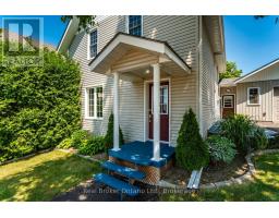 17 PEEL STREET, Penetanguishene, Ontario
