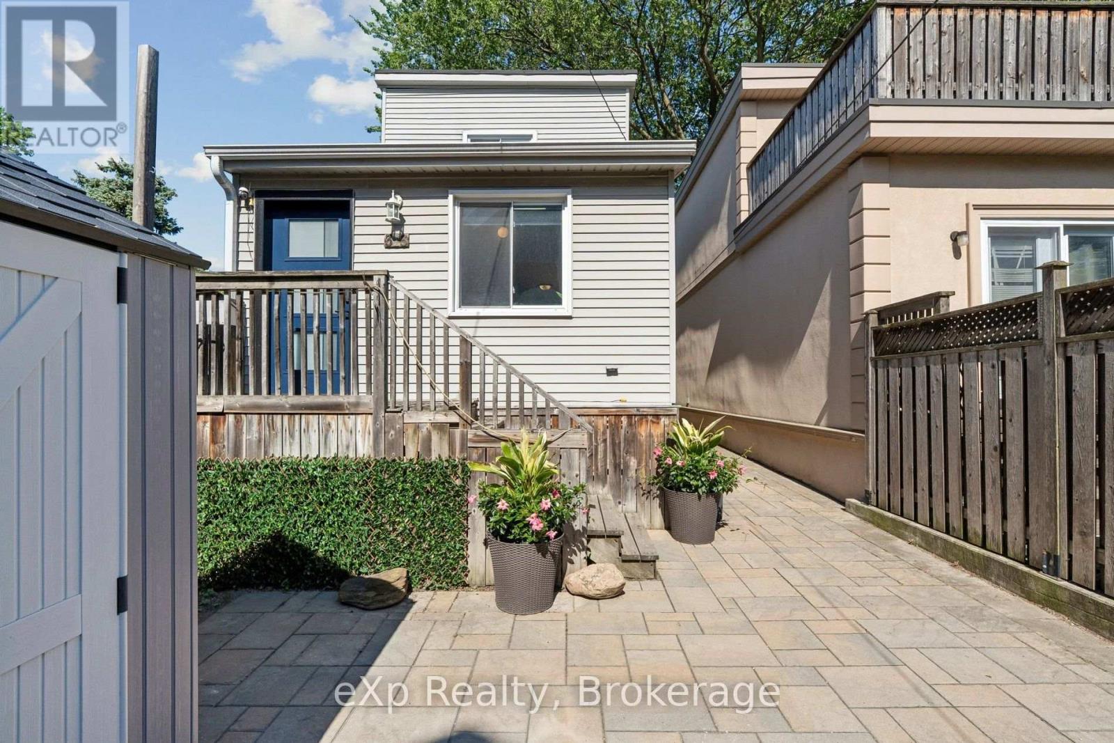 313 BARTLETT AVENUE N, Toronto, Ontario