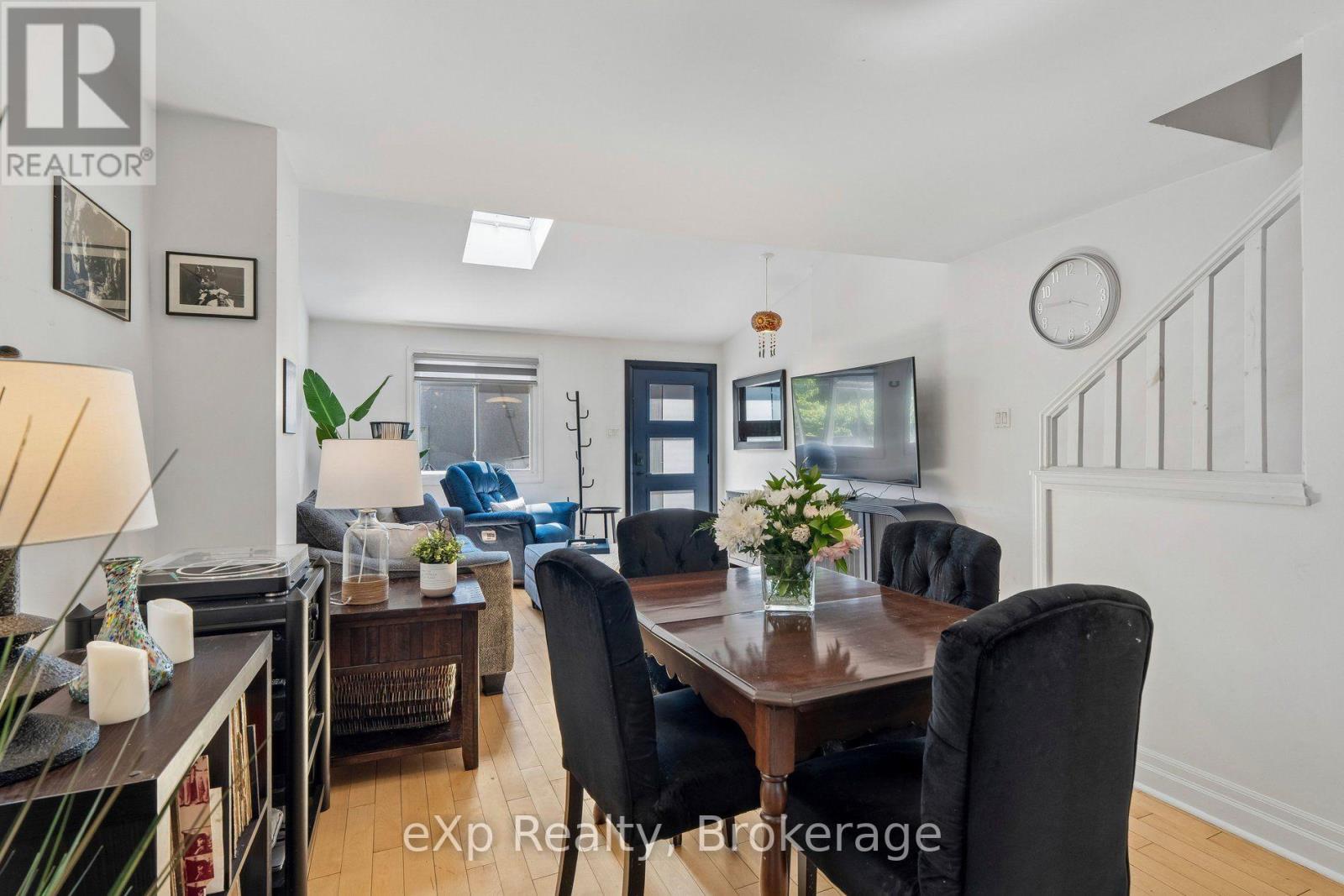 313 Bartlett Avenue N, Toronto, Ontario  M6H 3G8 - Photo 15 - W13539904