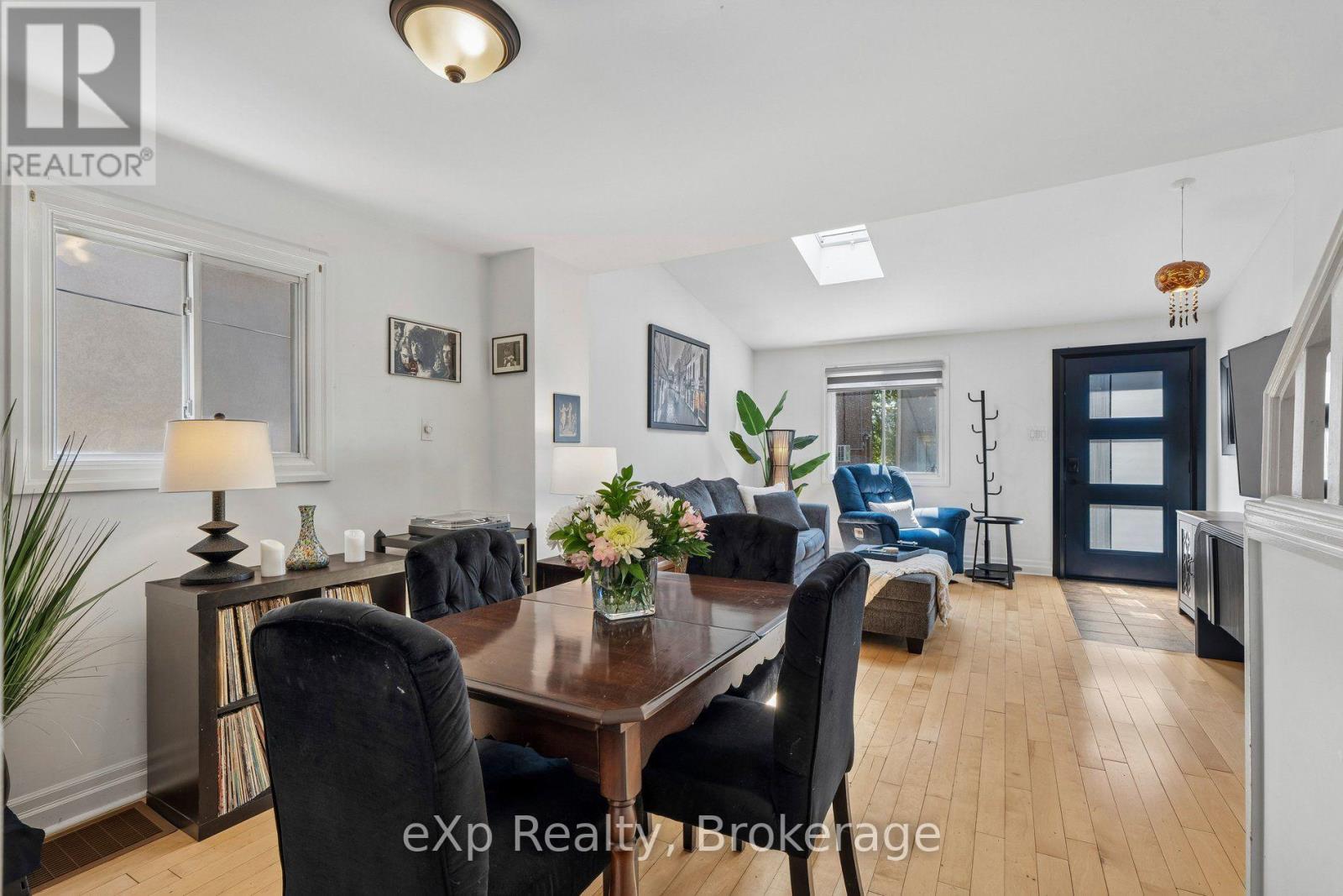 313 Bartlett Avenue N, Toronto, Ontario  M6H 3G8 - Photo 16 - W13539904