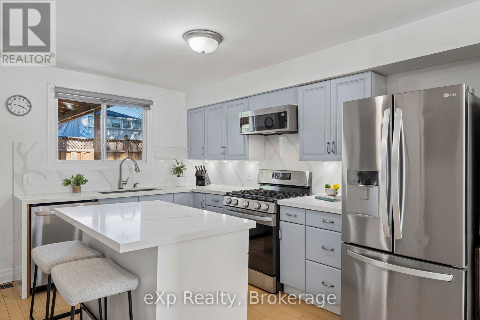 313 Bartlett Avenue N, Toronto, Ontario  M6H 3G8 - Photo 18 - W13539904