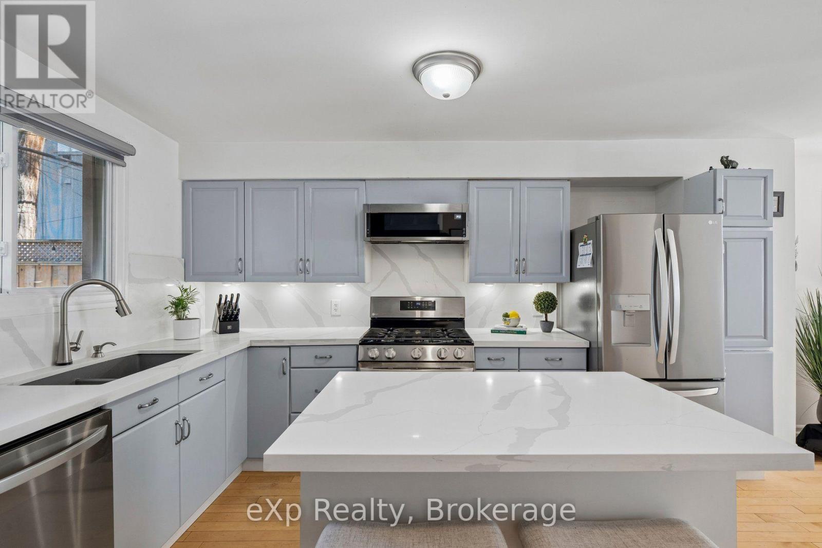 313 Bartlett Avenue N, Toronto, Ontario  M6H 3G8 - Photo 20 - W13539904